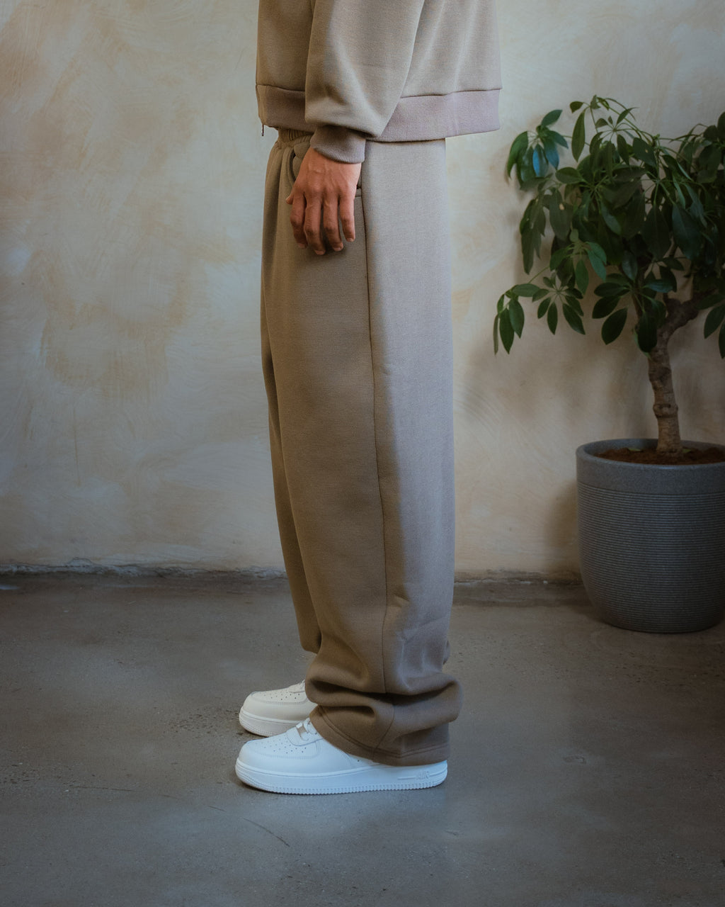 COZYLINE COZY BEIGE BARREL SWEATPANTS